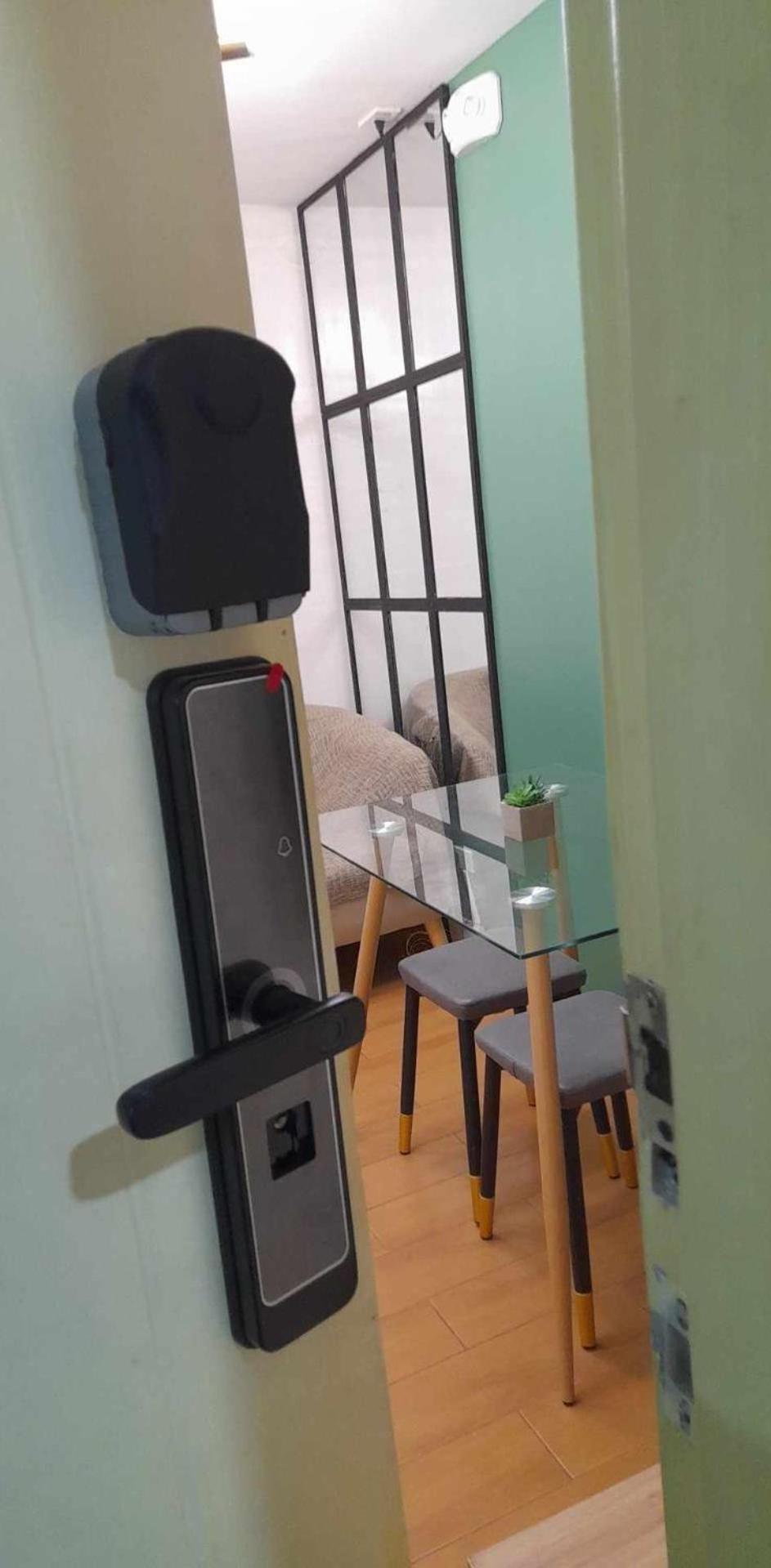 Cozy 2 Bedroom In Near Airport With Balcony